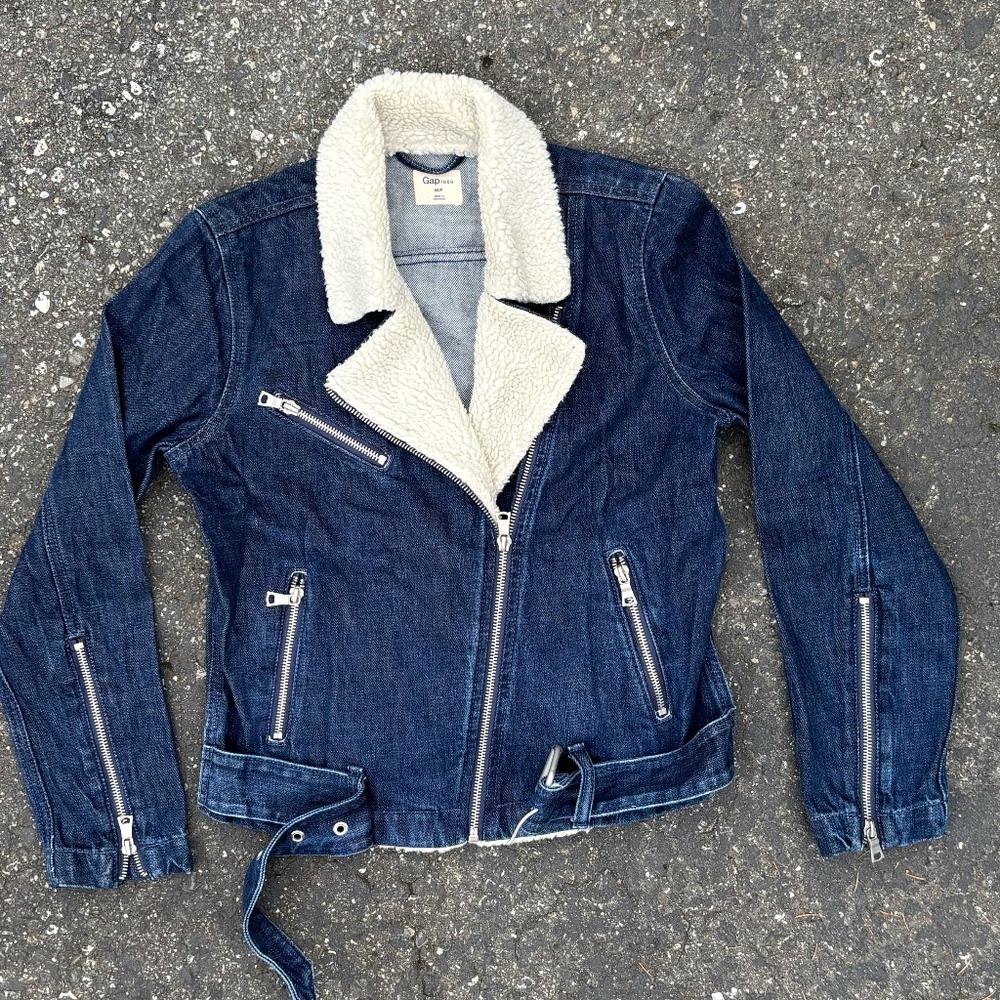 GAP Women's XS/S Denim Moto Jacket with Fuzzy Collar